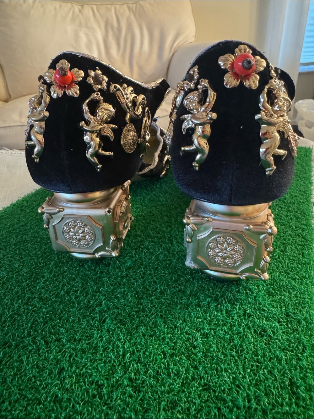 Dolce & Gabbana Black Velvet Baroque Embellished Mary Jane Heels Italy 39 RARE - Picture 10 of 16